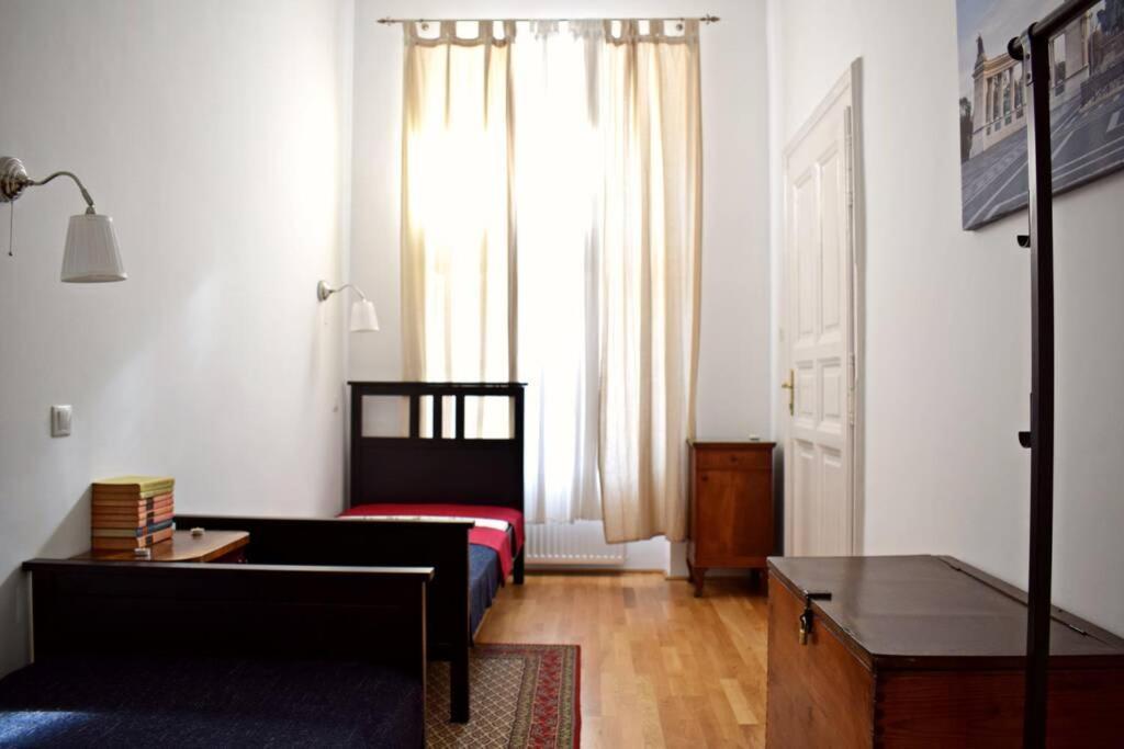 Central Budapest Apartment In Historical Building With Free Private Parking Ngoại thất bức ảnh