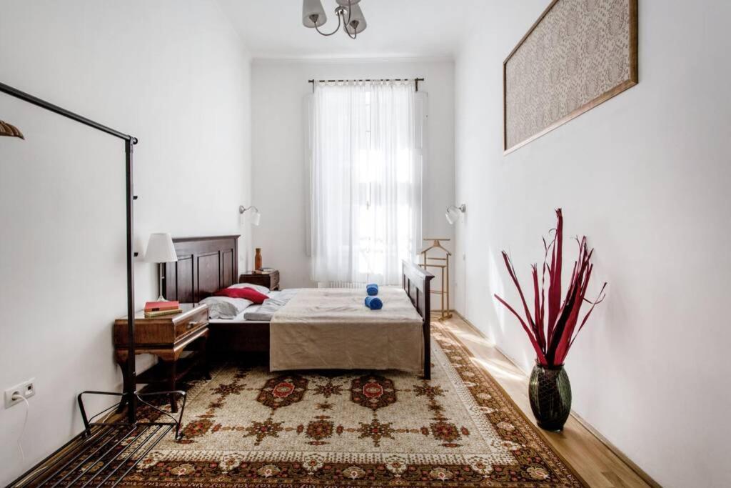 Central Budapest Apartment In Historical Building With Free Private Parking Ngoại thất bức ảnh