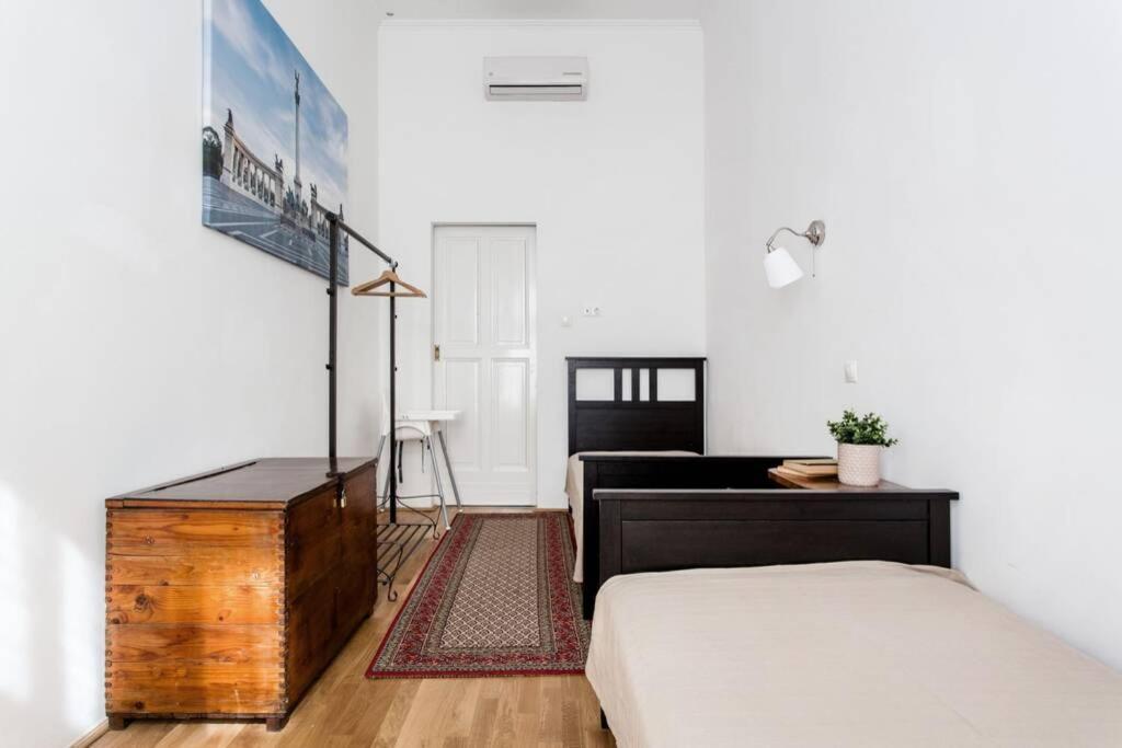 Central Budapest Apartment In Historical Building With Free Private Parking Ngoại thất bức ảnh